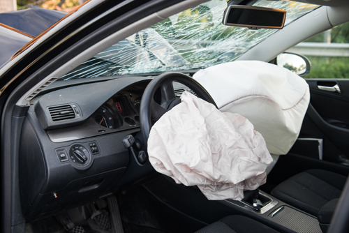 هل الوسائد الهوائية آمنة عند وقوع حادث سيارة؟