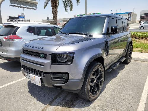 لاند روفر Defender ١١٠ اتش اس اي 
